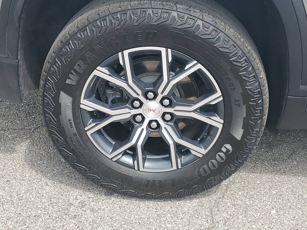 Used 2025 GMC Acadia AT4 AWD/4WD image 8