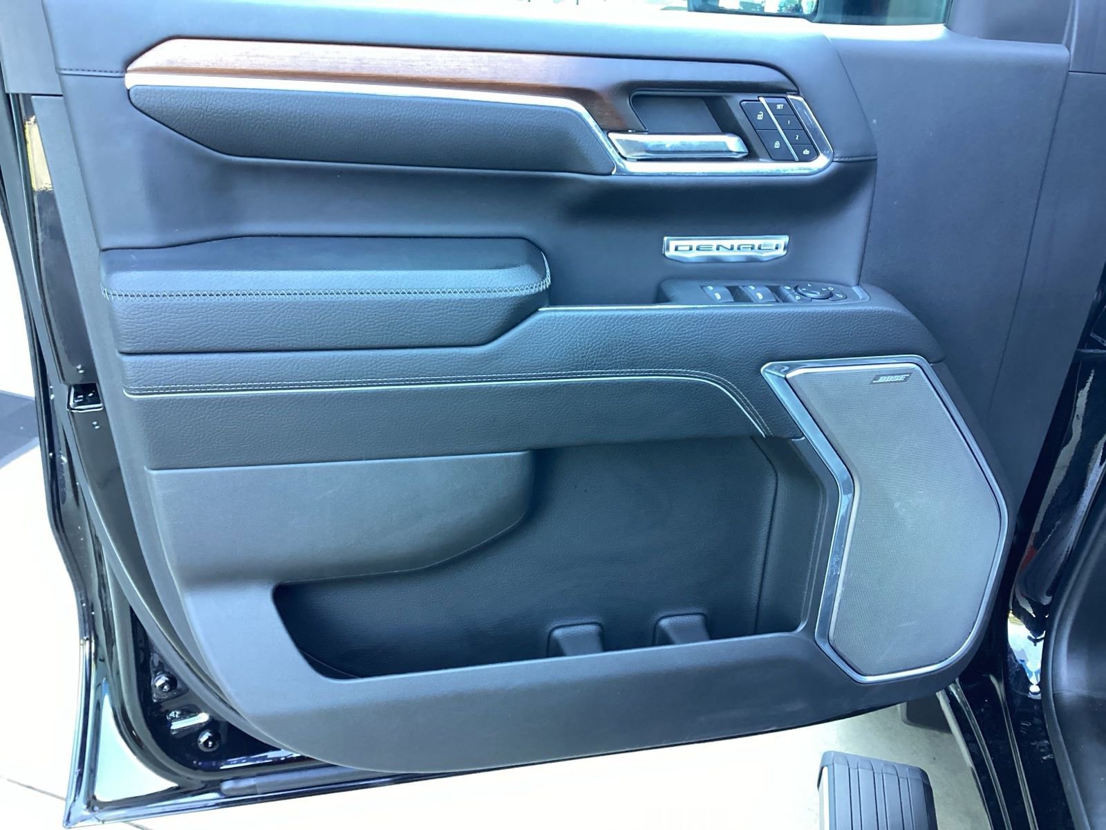 Used 2024 GMC Sierra 1500 Denali w/ Denali Reserve Package image 22