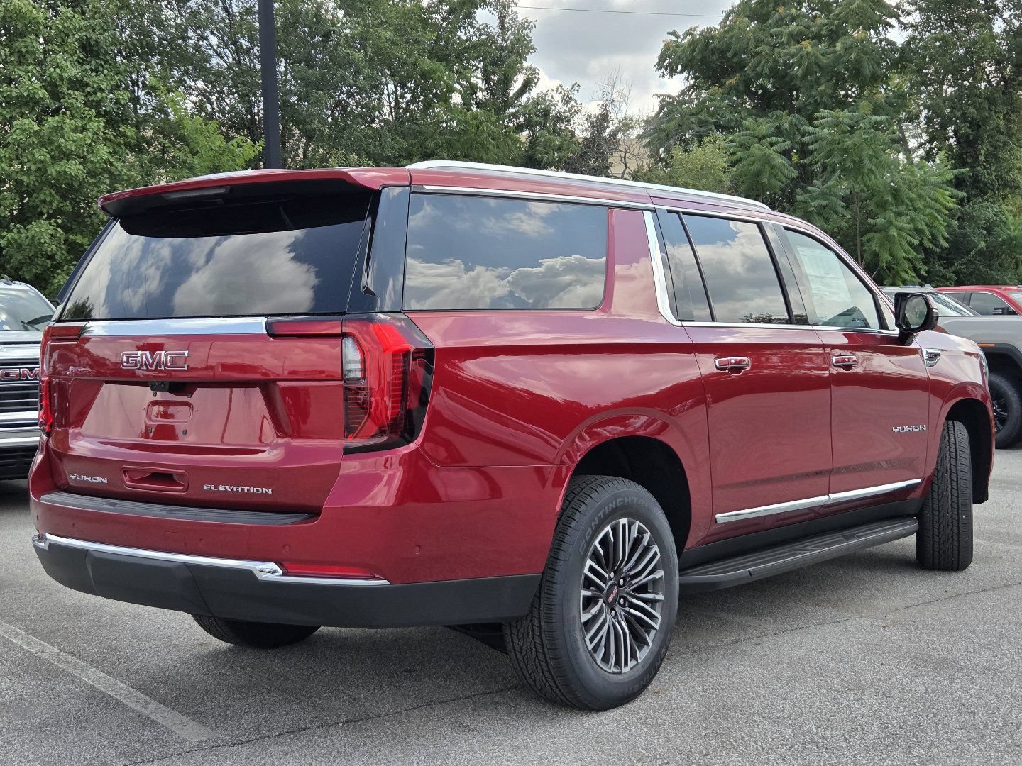 New 2026 GMC Yukon XL Elevation w/ Technology Package AWD/4WD image 21
