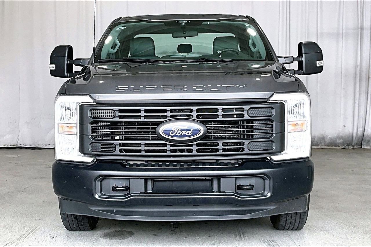 Used 2025 Ford F250 XL RWD image 3