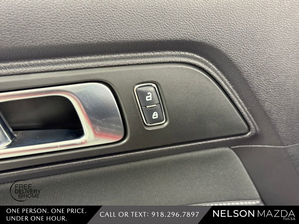 Used 2018 Ford Mustang GT RWD image 18