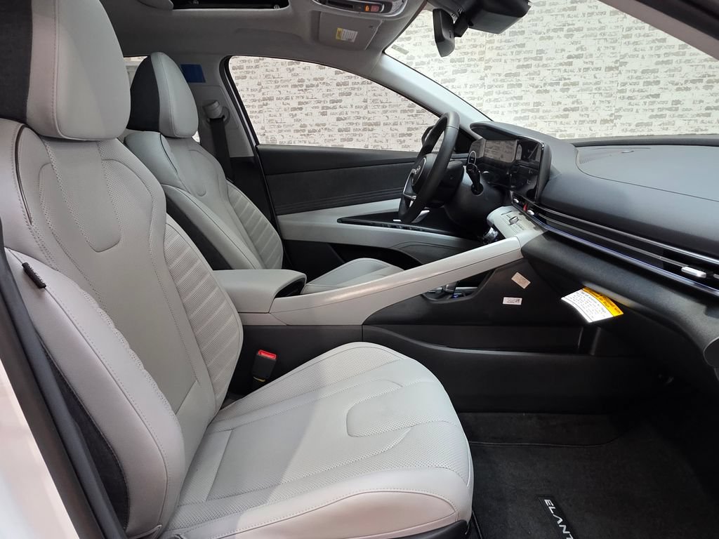 New 2026 Hyundai Elantra Limited FWD image 10