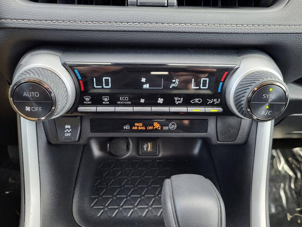Used 2025 Toyota RAV4 LE image 20