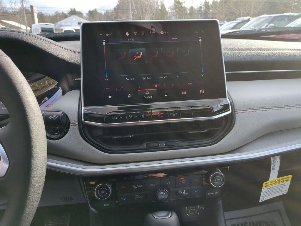 New 2026 Jeep Compass Limited image 17