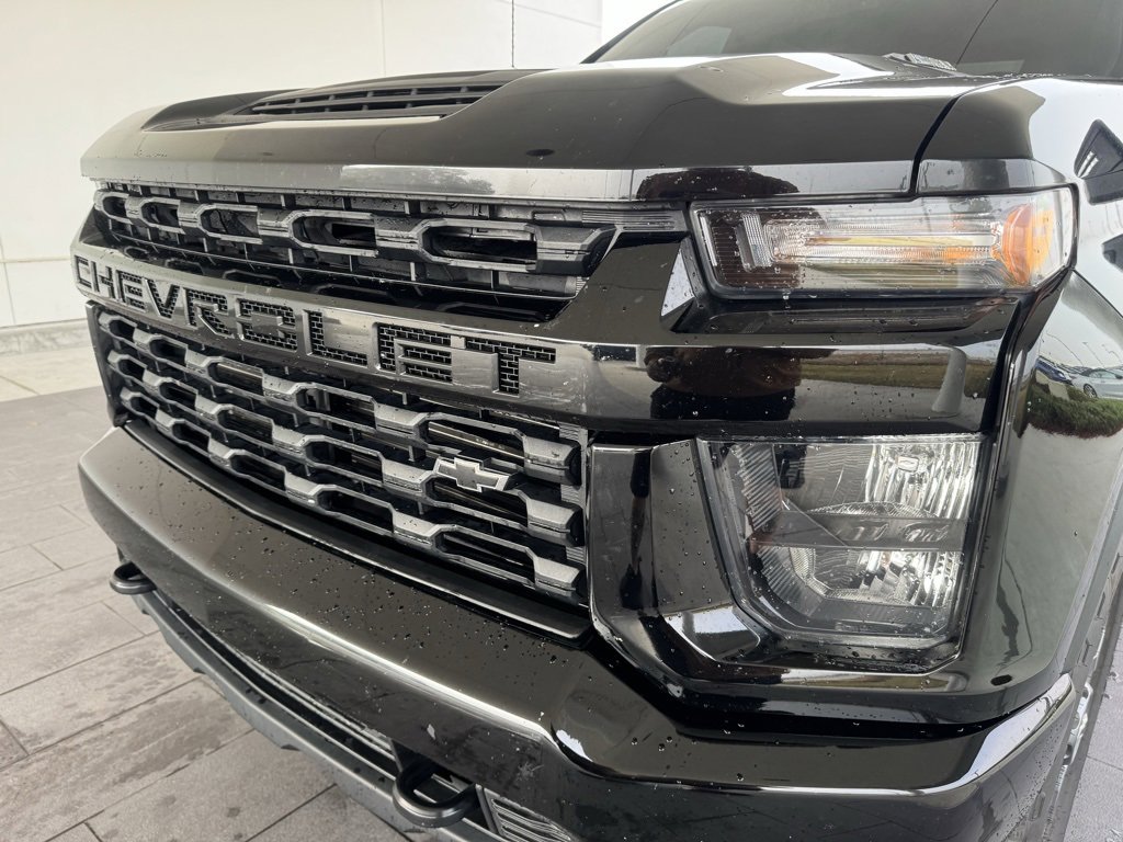 Used 2023 Chevrolet Silverado 2500 Custom w/ Custom Value Package image 2
