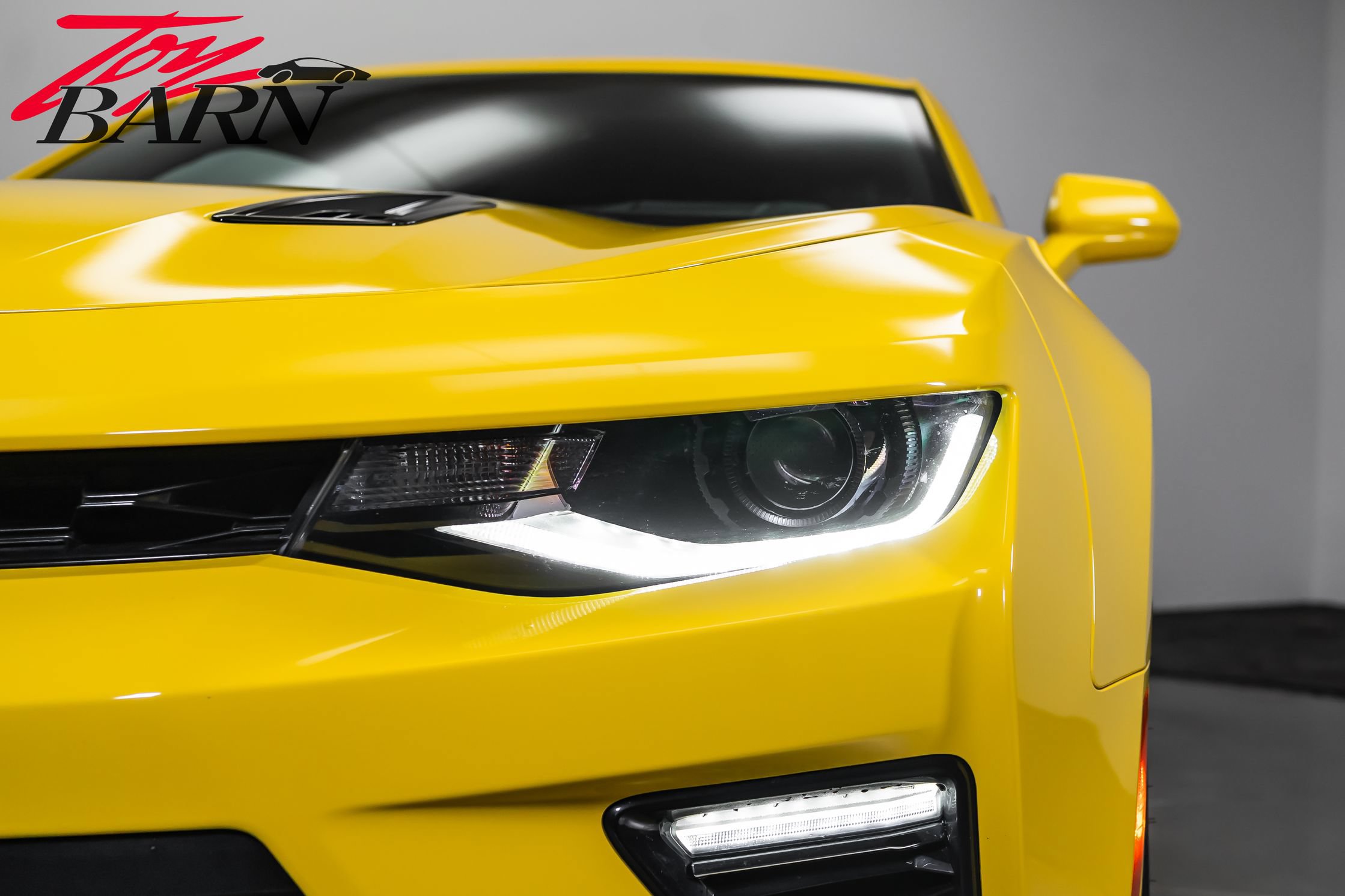 Used 2016 Chevrolet Camaro SS RWD image 11