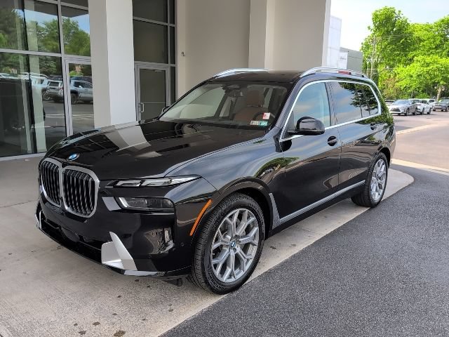Used 2025 BMW X7 xDrive40i w/ Premium Package AWD/4WD image 7