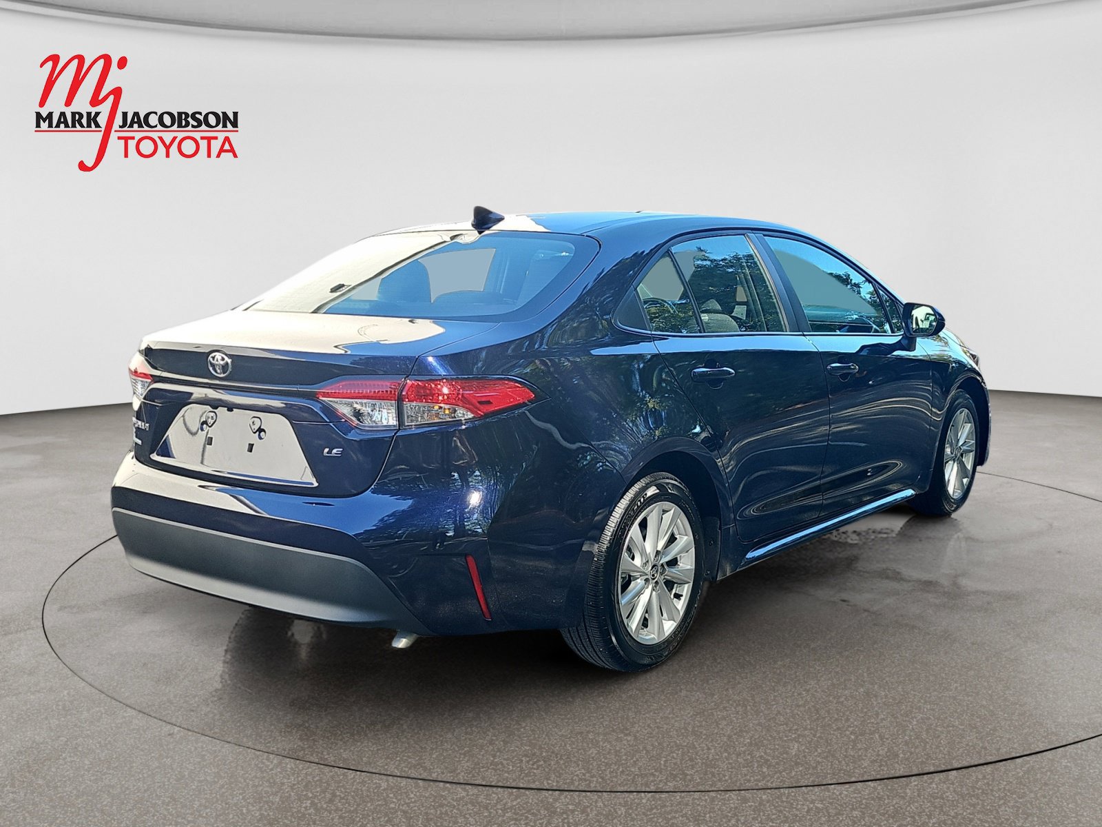 Used 2025 Toyota Corolla LE w/ LE Premium Package FWD image 9
