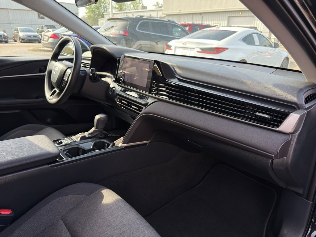 Used 2025 Toyota Camry LE image 26