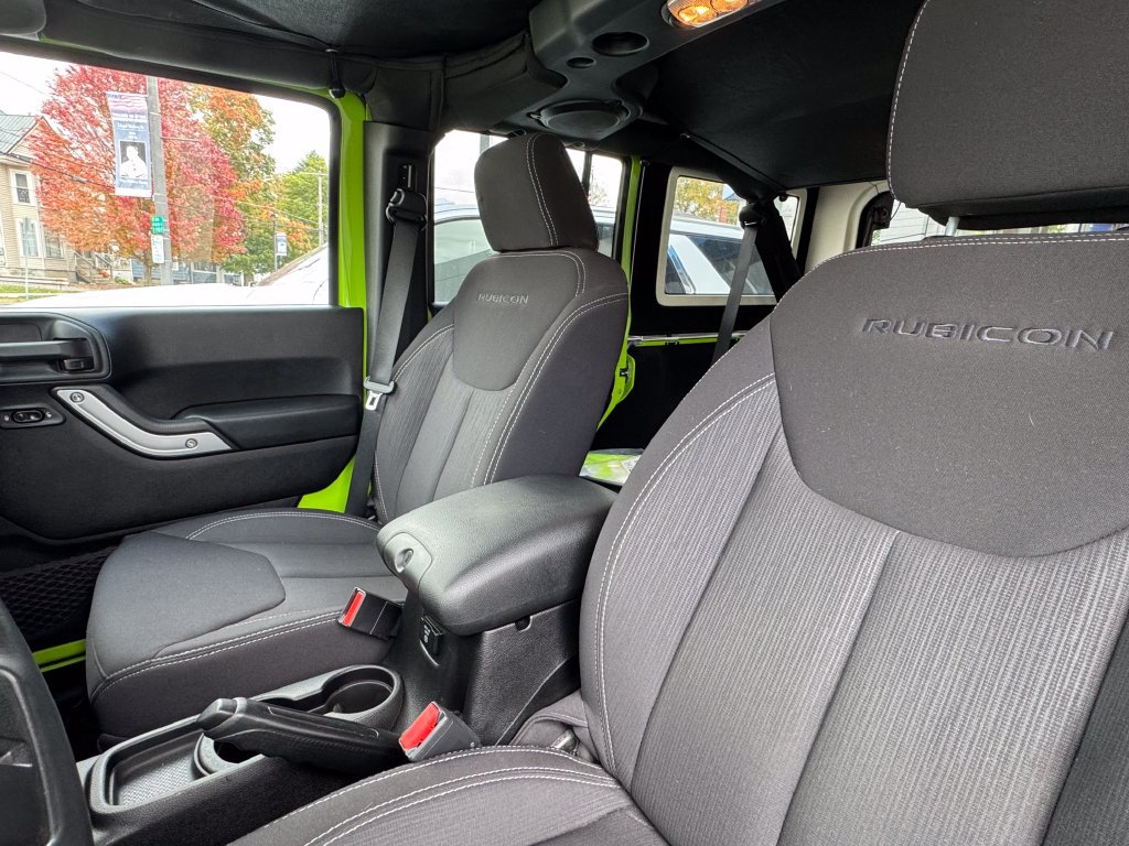 Used 2013 Jeep Wrangler Unlimited Rubicon w/ Dual Top Group AWD/4WD image 9