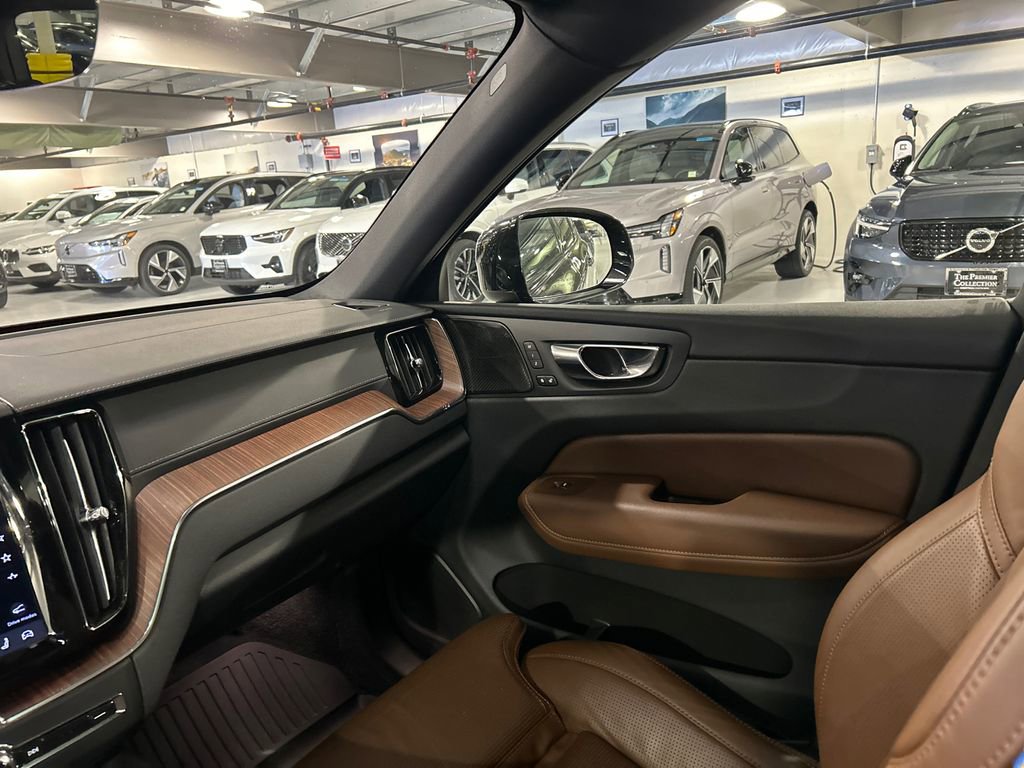 Certified 2023 Volvo XC60 T8 Ultimate w/ Climate Package image 25