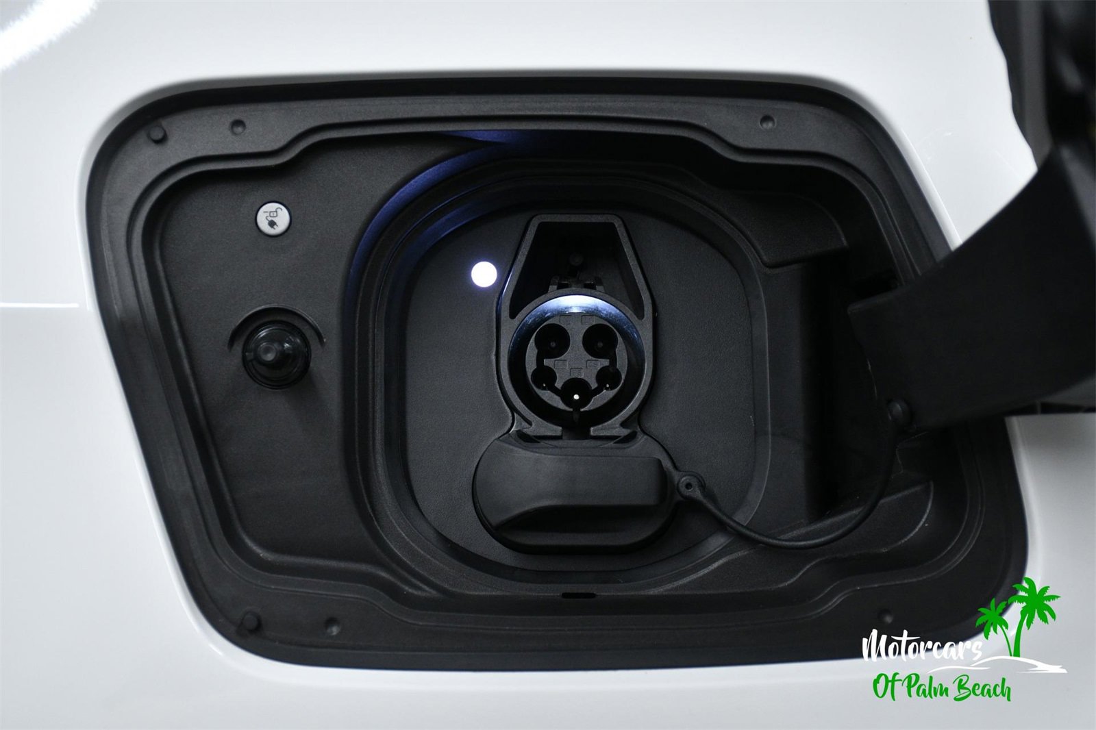 Used 2025 BMW i5 M60 w/ Premium Package image 11