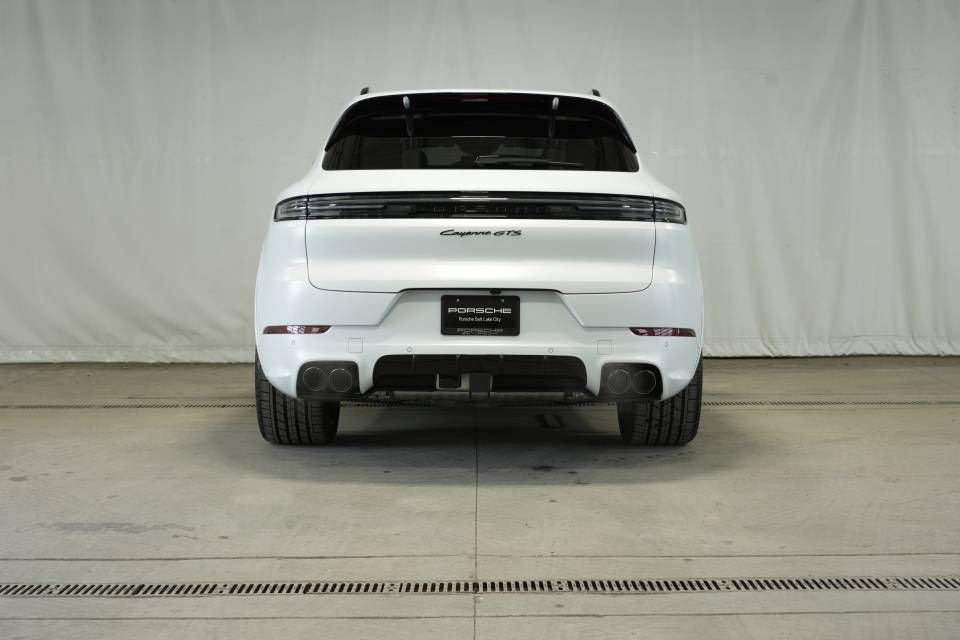 New 2026 Porsche Cayenne GTS image 6