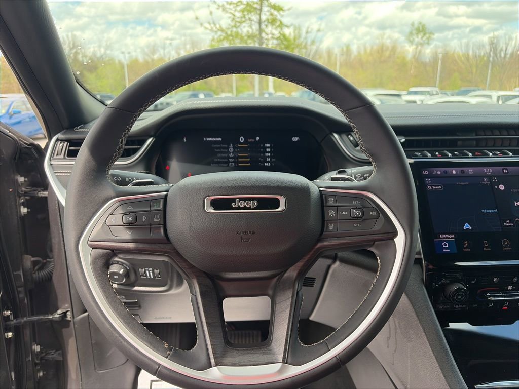 Used 2024 Jeep Grand Cherokee L Limited w/ Luxury Tech Group II AWD/4WD image 14