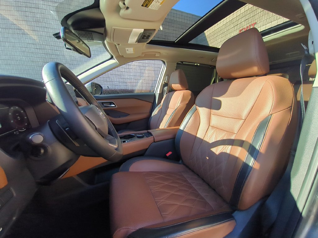 Used 2026 Nissan Rogue Platinum w/ Platinum Premium Package AWD/4WD image 25