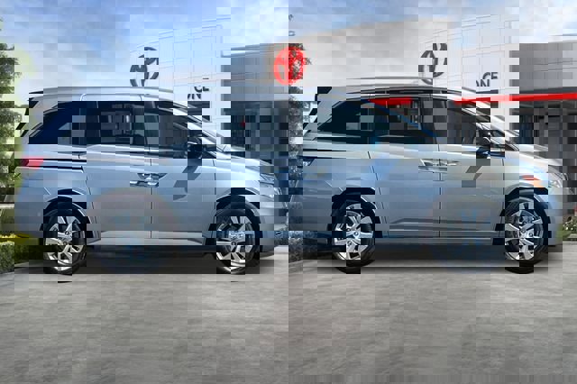 Used 2016 Honda Odyssey EX image 3