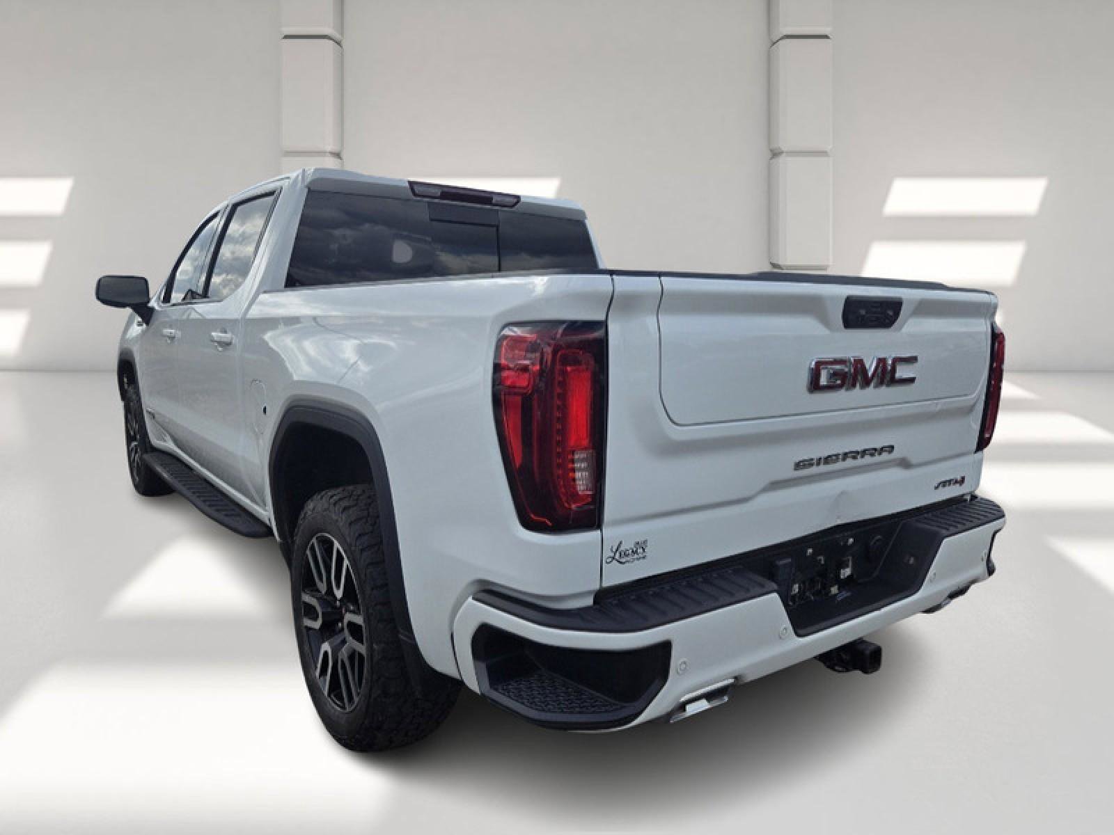 Used 2024 GMC Sierra 1500 AT4 w/ Technology Package AWD/4WD image 5