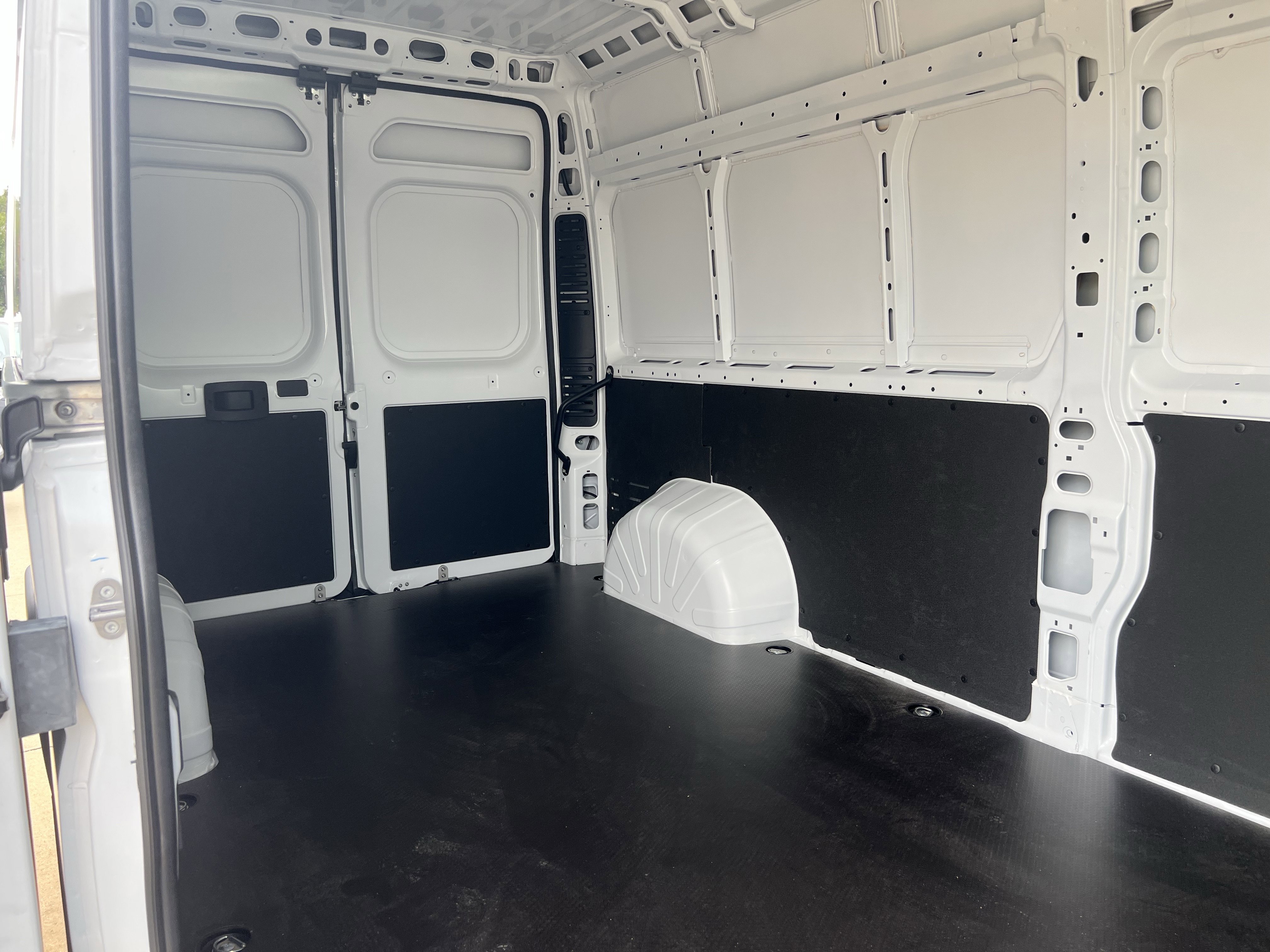 New 2026 RAM ProMaster 2500 w/ Convenience Group image 10