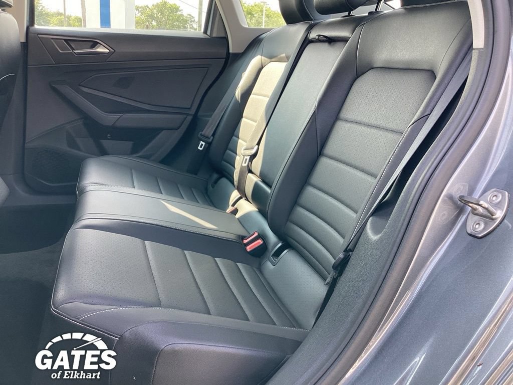 Used 2024 Volkswagen Jetta SE FWD image 14