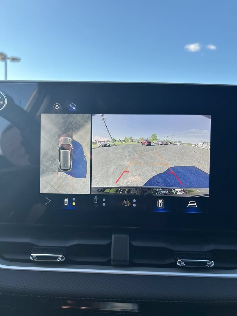 Used 2025 Chevrolet Equinox LT w/ Convenience Package II FWD image 41