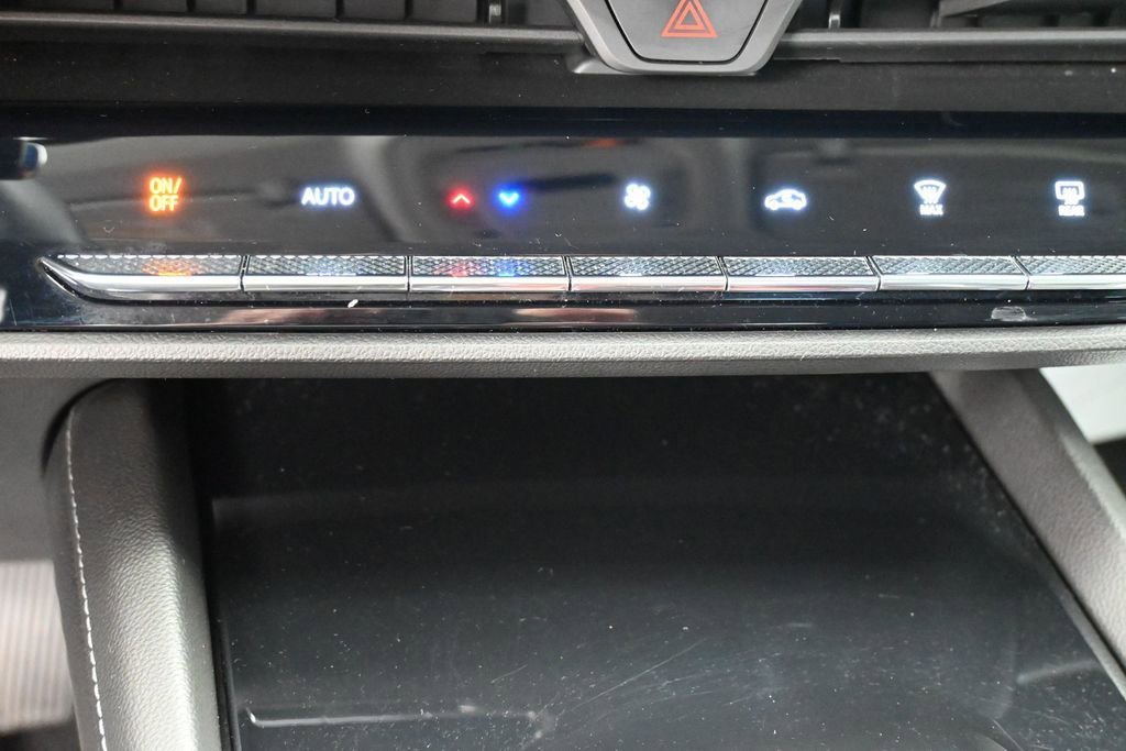 Used 2024 Buick Envision Preferred AWD/4WD image 32