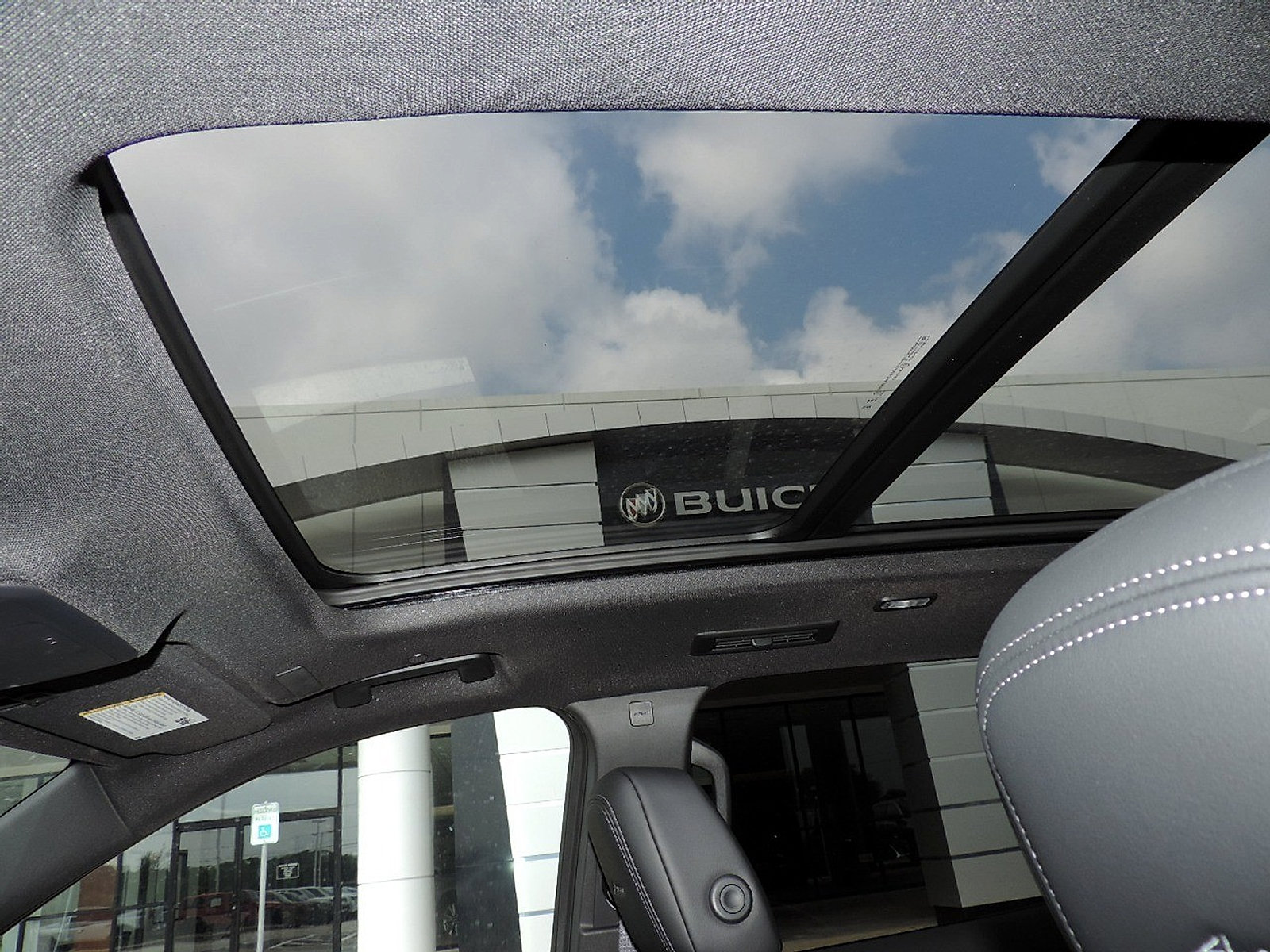 New 2026 Buick Enclave Avenir w/ Super Cruise Package FWD image 15