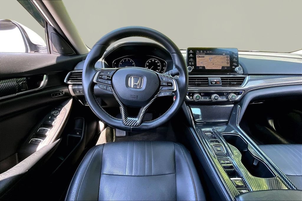 Used 2018 Honda Accord Touring image 9