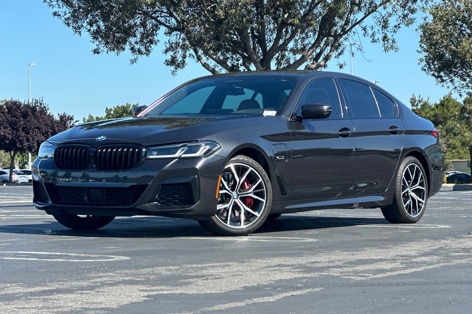 Used 2023 BMW 530e w/ M Sport Package RWD image 8