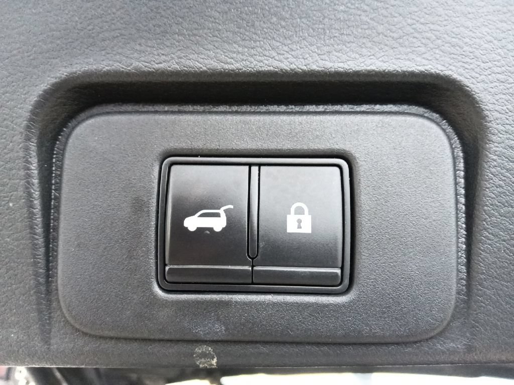 Used 2021 Nissan Rogue SL FWD image 28