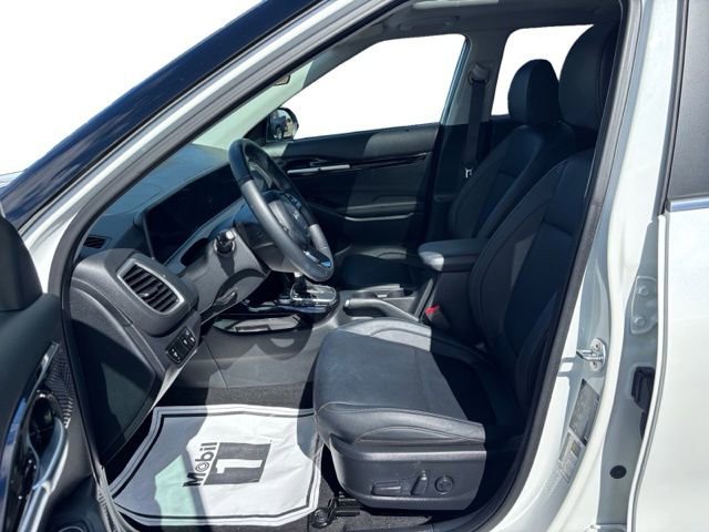 Certified 2025 Kia Seltos EX w/ EX Sunroof Package image 9