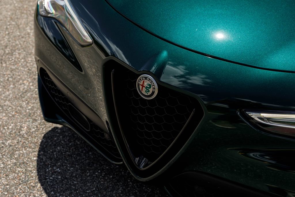 Used 2021 Alfa Romeo Stelvio Ti w/ Nero Edizione AWD/4WD image 9