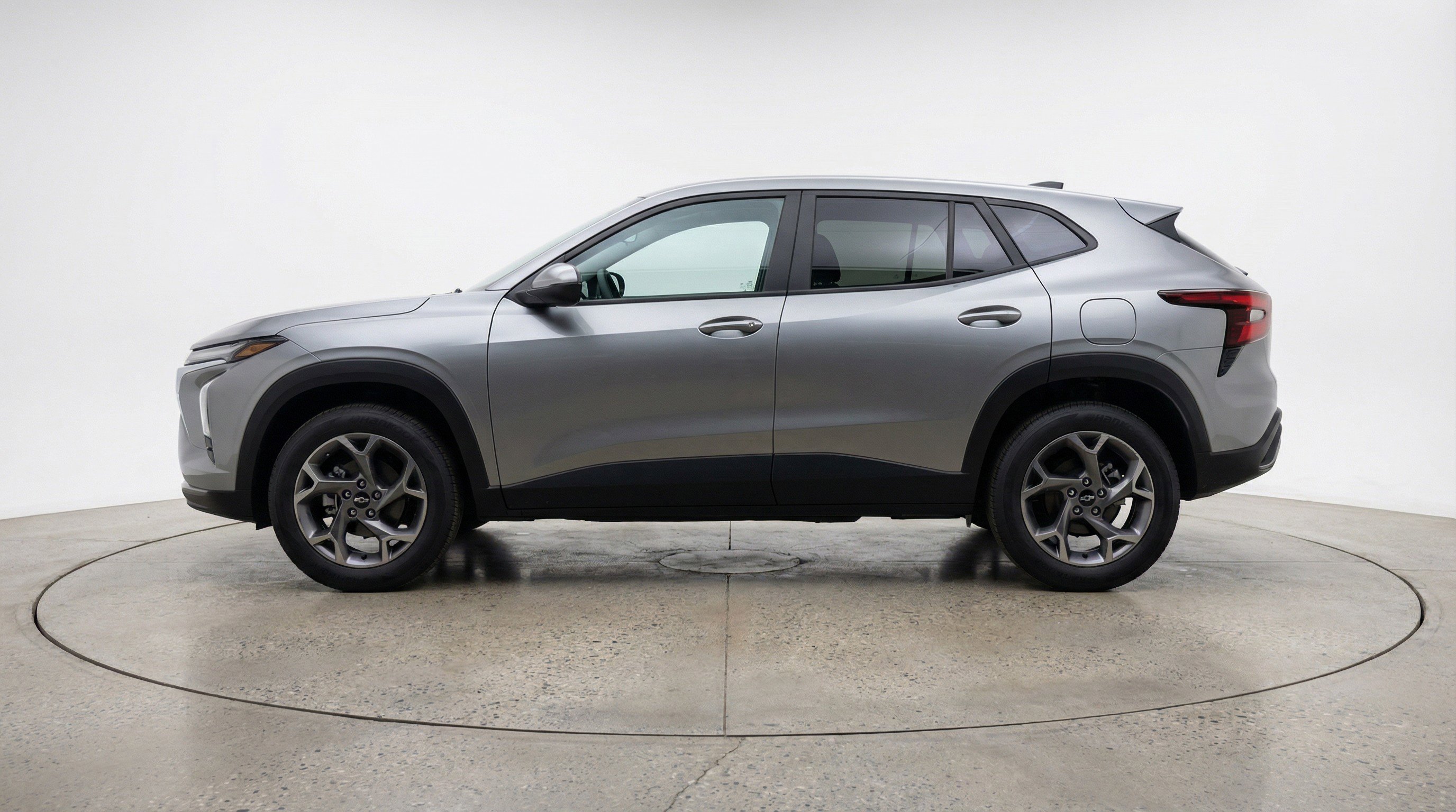 Used 2025 Chevrolet Trax LT w/ LT Convenience Package image 5
