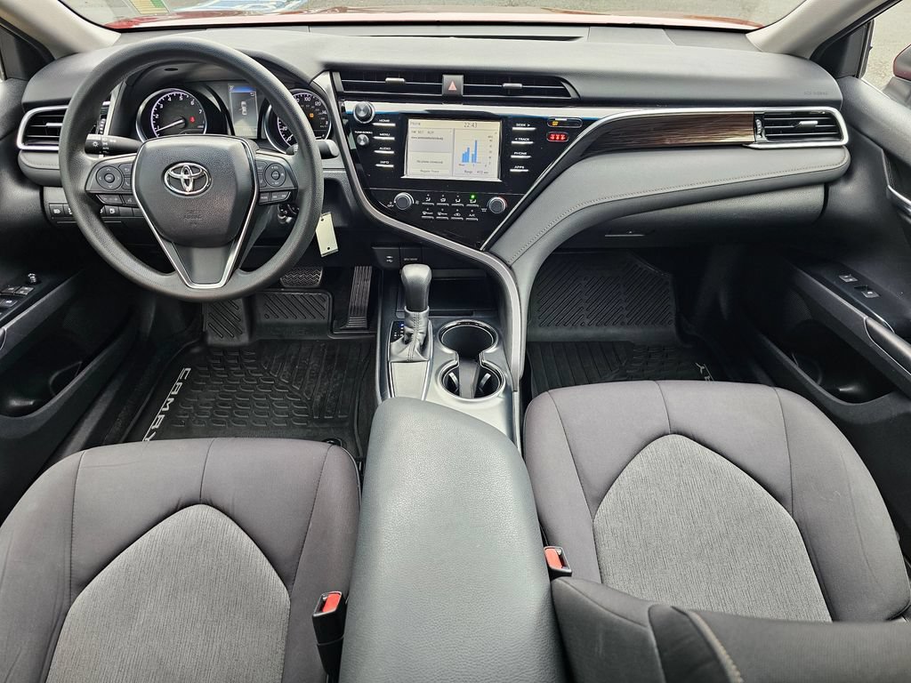 Used 2018 Toyota Camry LE FWD image 17