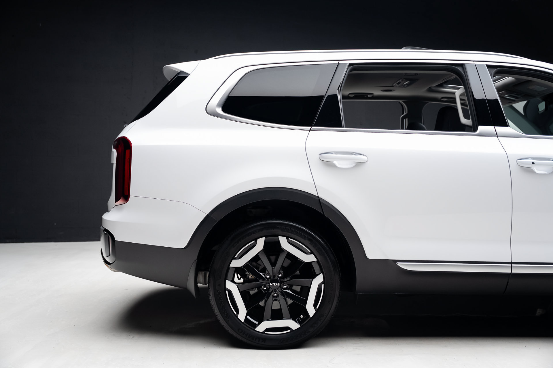 Used 2024 Kia Telluride S w/ S Sunroof Package FWD image 34