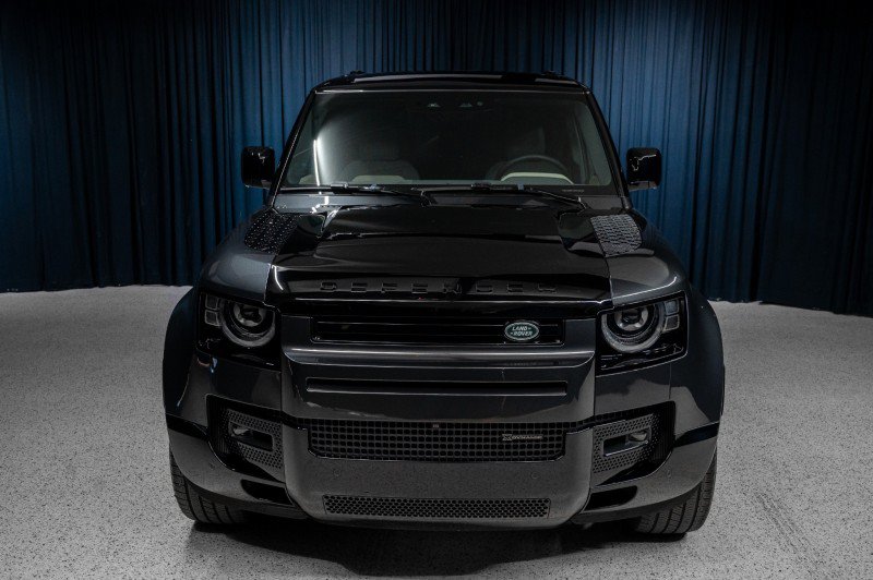 Used 2023 Land Rover Defender 110 X-Dynamic SE AWD/4WD image 2