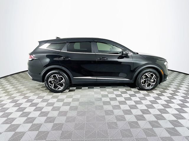 Used 2023 Kia Sportage LX FWD image 9
