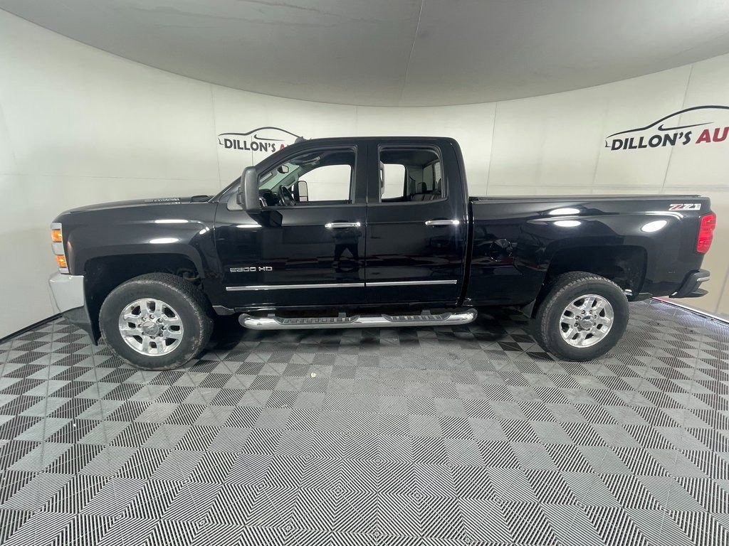 Used 2015 Chevrolet Silverado 2500 LTZ w/ LTZ Plus Package AWD/4WD image 3