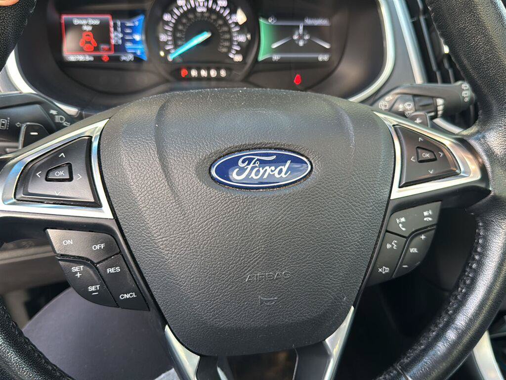Used 2019 Ford Edge SEL AWD/4WD image 3