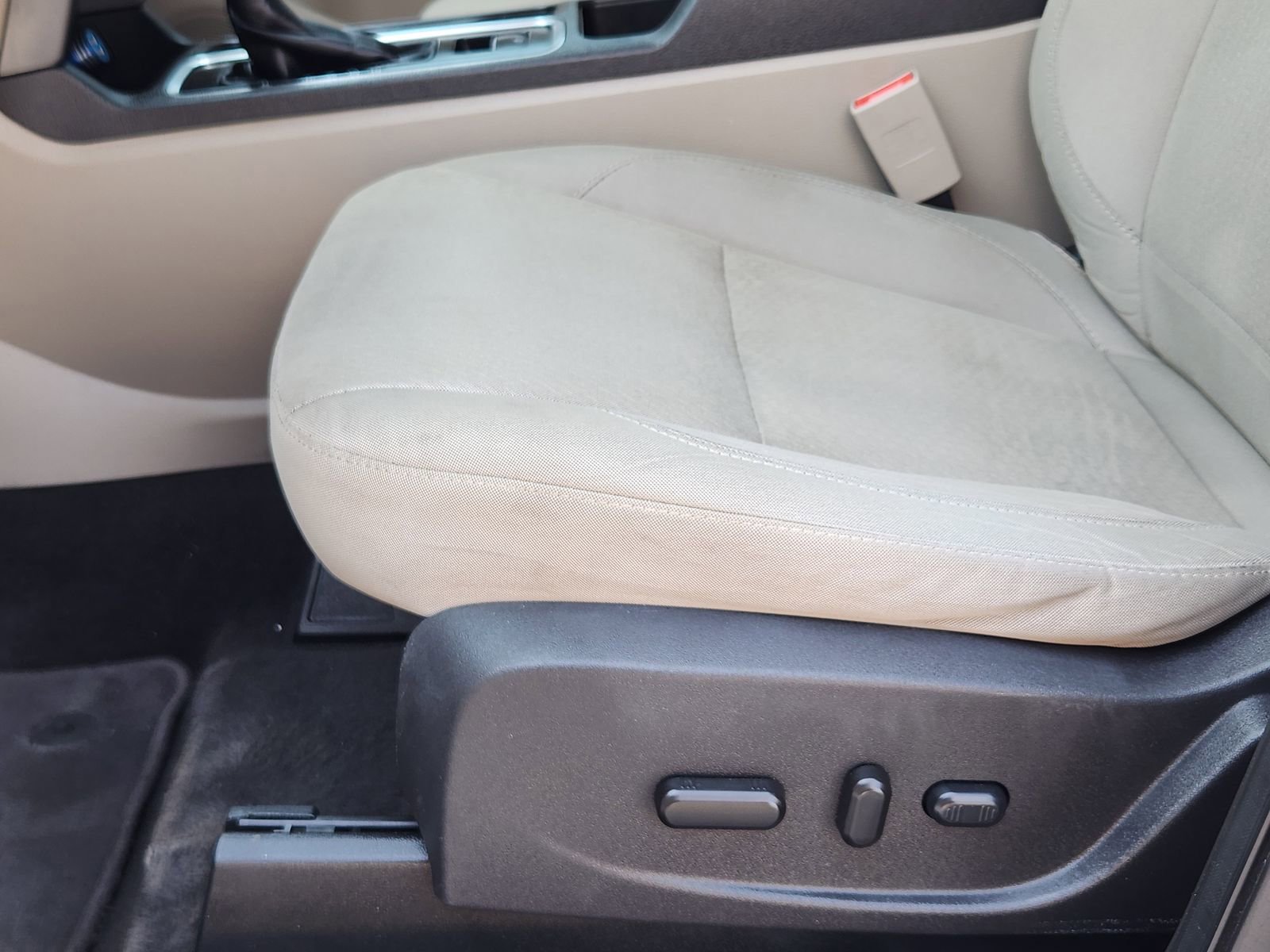 Used 2018 Ford Escape SE image 28