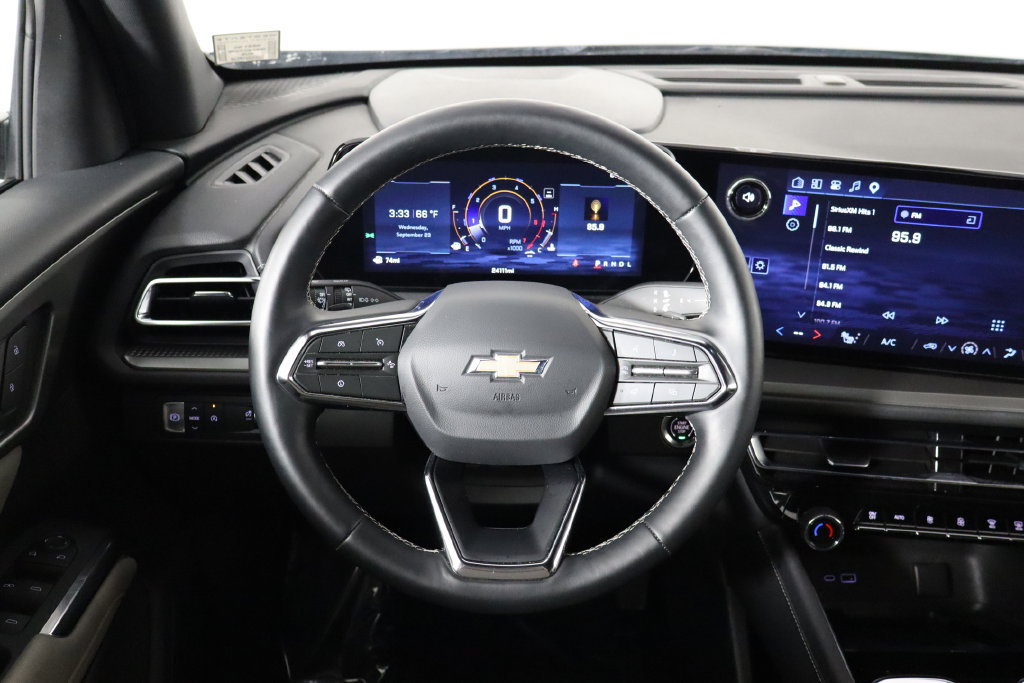 Used 2026 Chevrolet Traverse LT w/ Driver Confidence Package FWD image 7