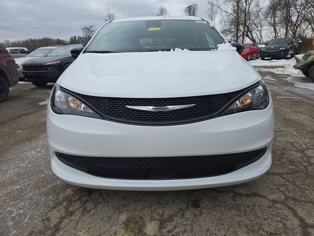 New 2026 Chrysler Pacifica Select w/ S Appearance Package image 10