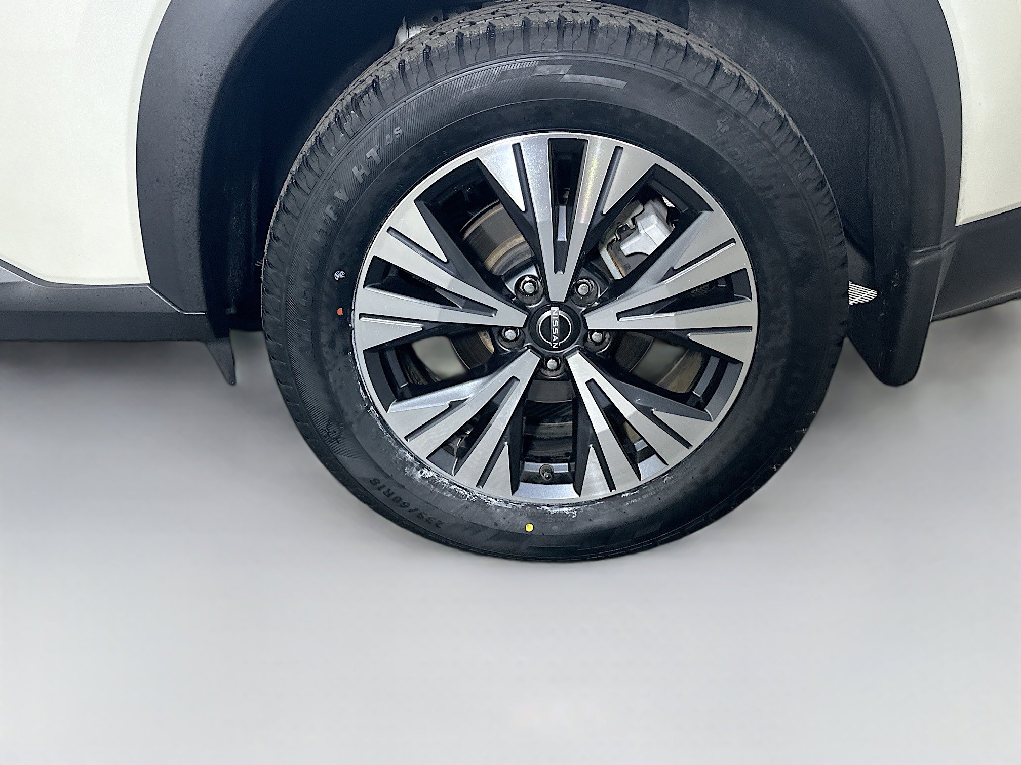 Used 2023 Nissan Rogue SV image 11