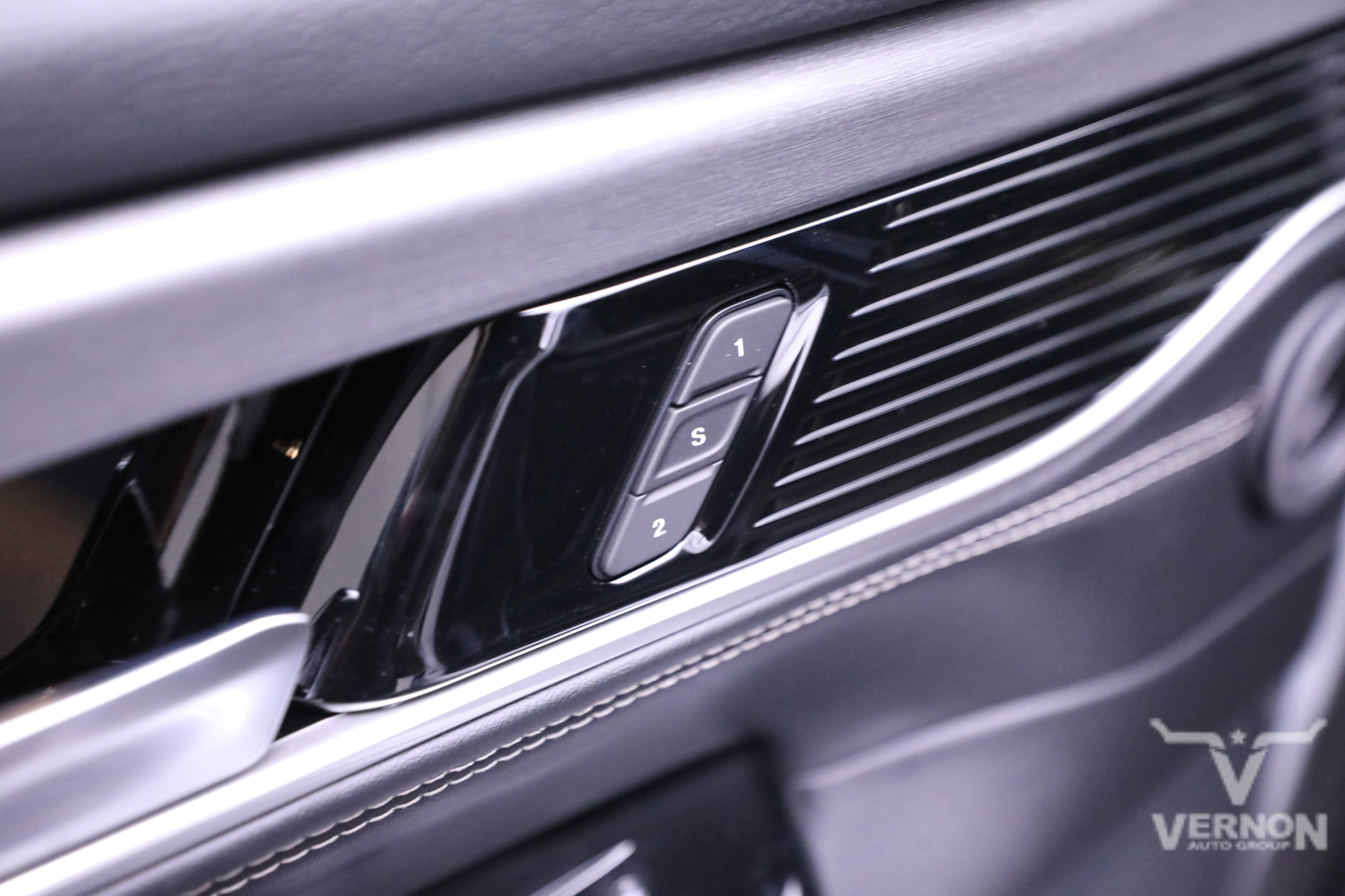 New 2025 Jeep Wagoneer Base 4x4 w/ Convenience Group I image 19