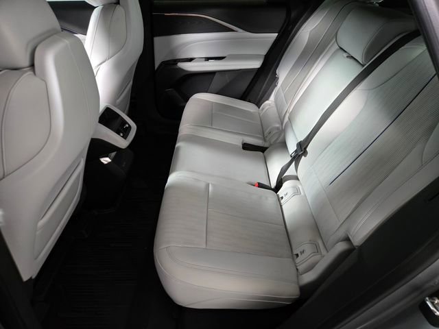 Used 2024 Cadillac Lyriq Luxury image 15