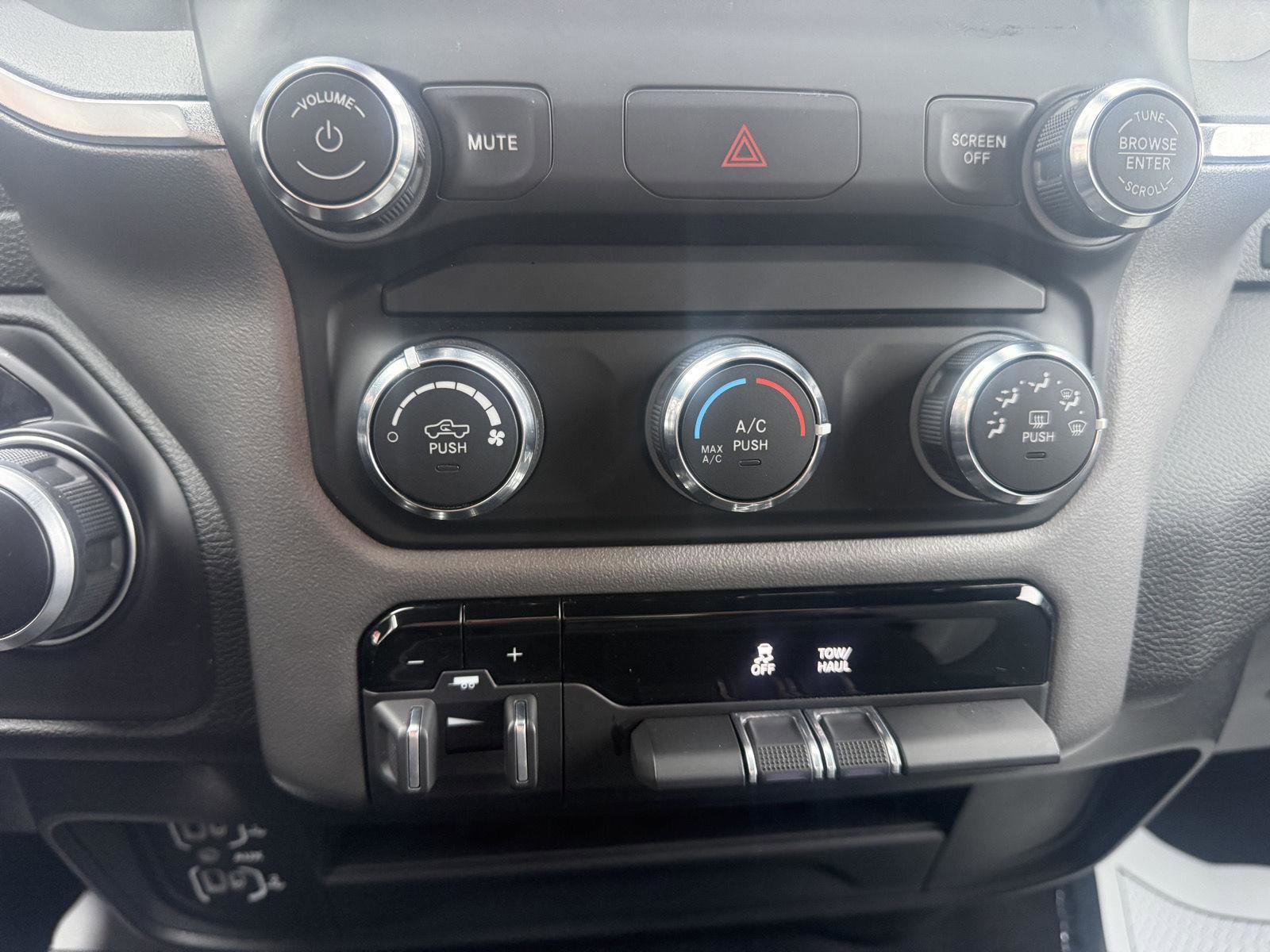 Used 2024 RAM 2500 Big Horn w/ Bed Utility Group image 5