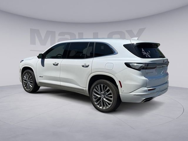 Used 2025 Buick Enclave Avenir AWD/4WD image 2