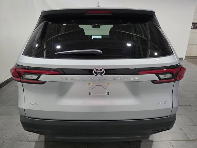 Used 2026 Toyota Grand Highlander XLE image 4