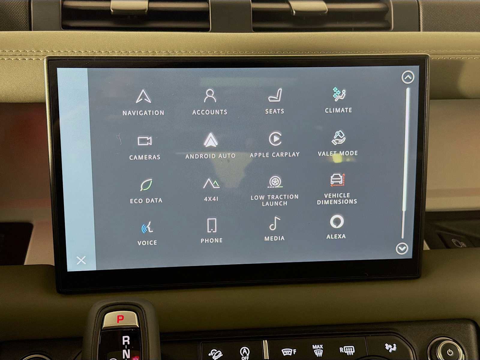 Used 2025 Land Rover Defender 110 S image 14