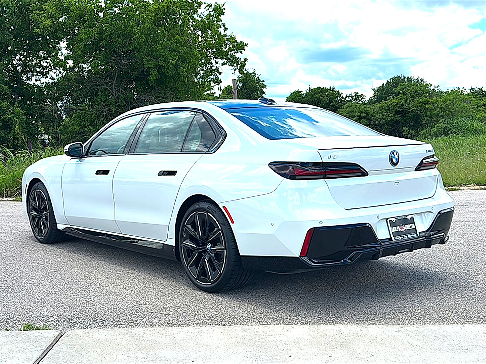 New 2024 BMW i7 xDrive60 w/ Executive Package AWD/4WD image 6