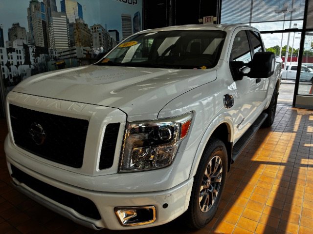 Used 2017 Nissan Titan PRO-4X w/ Pro-4x Convenience Package